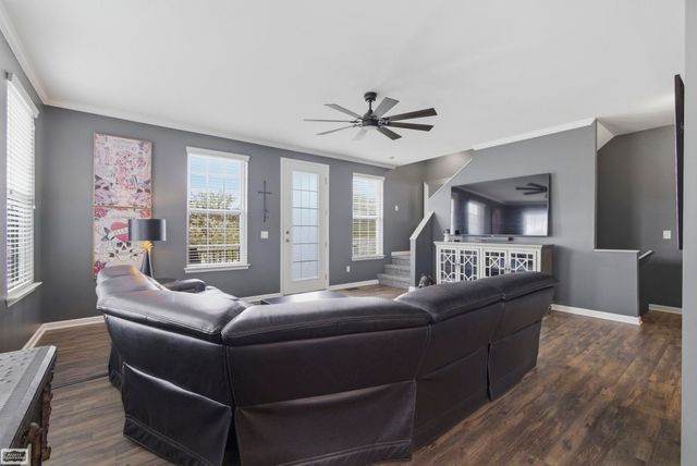 56756 Longhorn Drive, Utica, MI 48316