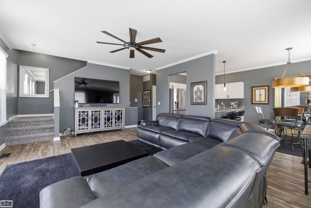 56756 Longhorn Drive, Utica, MI 48316
