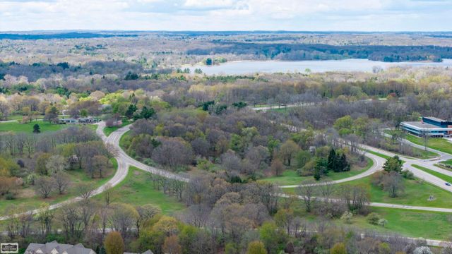 56756 Longhorn Drive, Utica, MI 48316