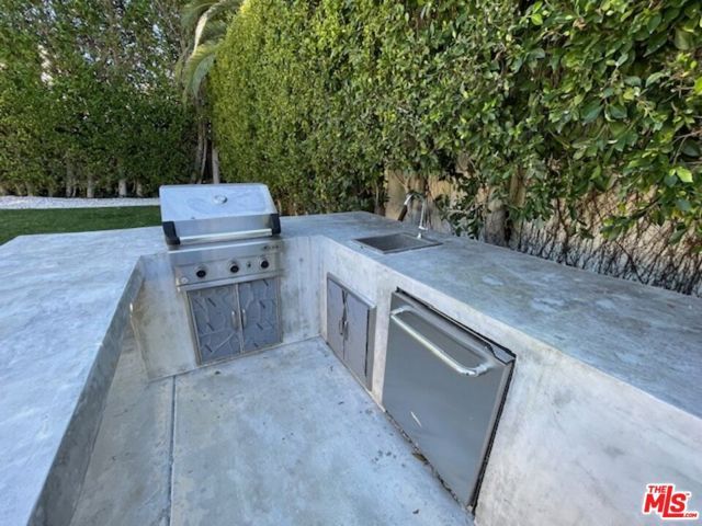 934 N Sweetzer Avenue, West Hollywood, CA 90069