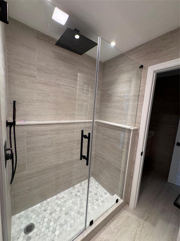 2508 Watertown Mall 81, Houston, TX 77057