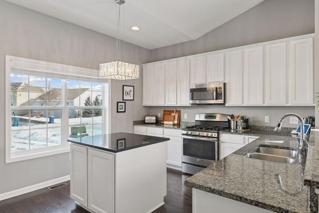 4023 127th Trail, Savage, MN 55378