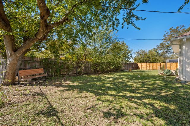 2100 Dixie LN, Round Rock, TX 78664