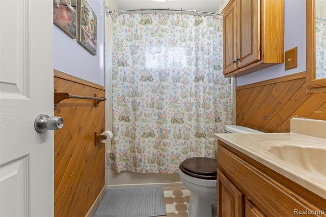 22646 Candace Drive, Rockwood, MI 48173