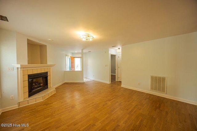421 Commerce Avenue B, Morehead City, NC 28557