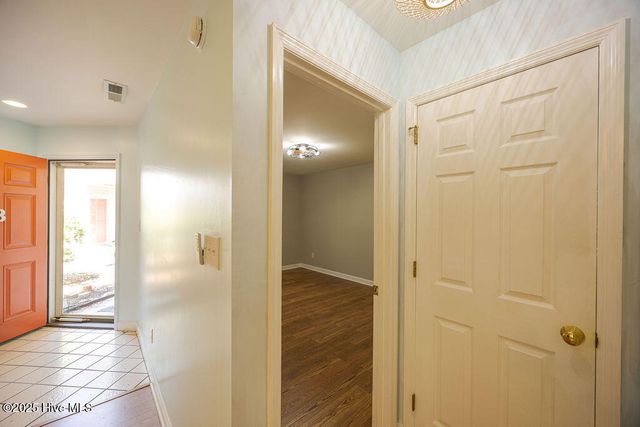 421 Commerce Avenue B, Morehead City, NC 28557