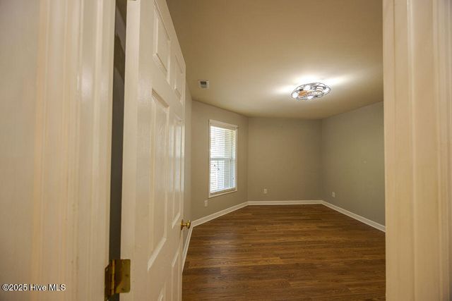 421 Commerce Avenue B, Morehead City, NC 28557