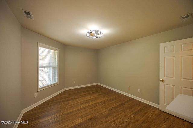 421 Commerce Avenue B, Morehead City, NC 28557