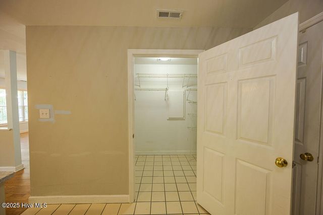421 Commerce Avenue B, Morehead City, NC 28557
