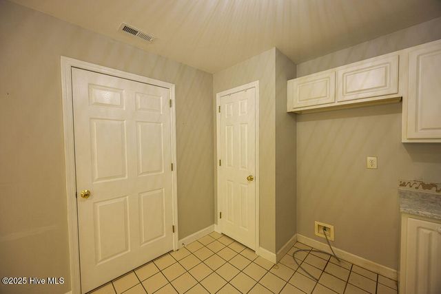 421 Commerce Avenue B, Morehead City, NC 28557