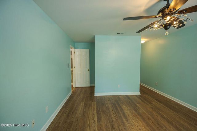 421 Commerce Avenue B, Morehead City, NC 28557