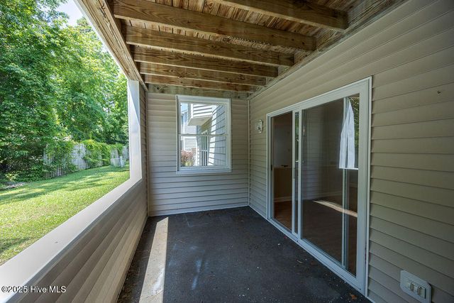 421 Commerce Avenue B, Morehead City, NC 28557