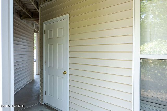 421 Commerce Avenue B, Morehead City, NC 28557