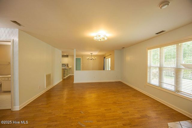 421 Commerce Avenue B, Morehead City, NC 28557