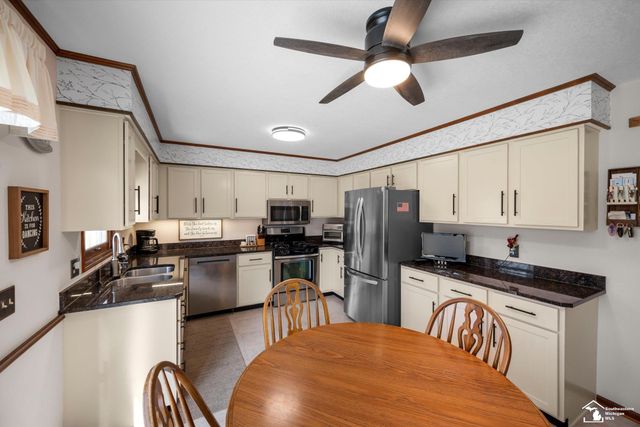 8811 Tamarack Road, Temperance, MI 48182