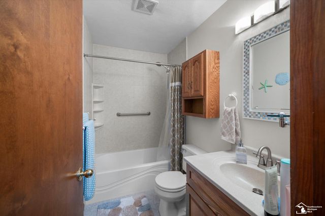 8811 Tamarack Road, Temperance, MI 48182