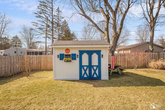 8811 Tamarack Road, Temperance, MI 48182