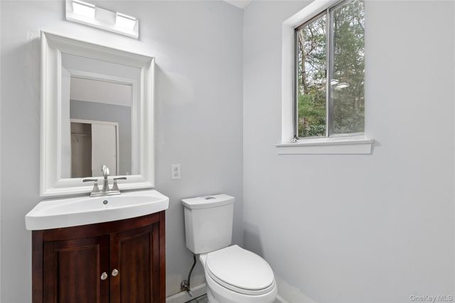 5 Cattalo Circle, East Hampton, NY 11937