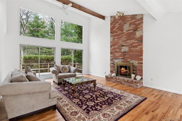 5 Cattalo Circle, East Hampton, NY 11937