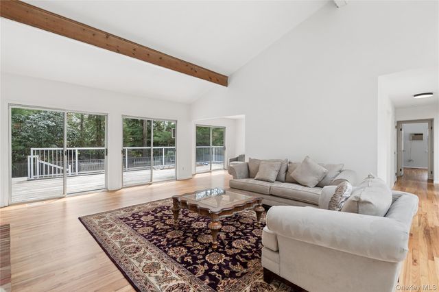 5 Cattalo Circle, East Hampton, NY 11937