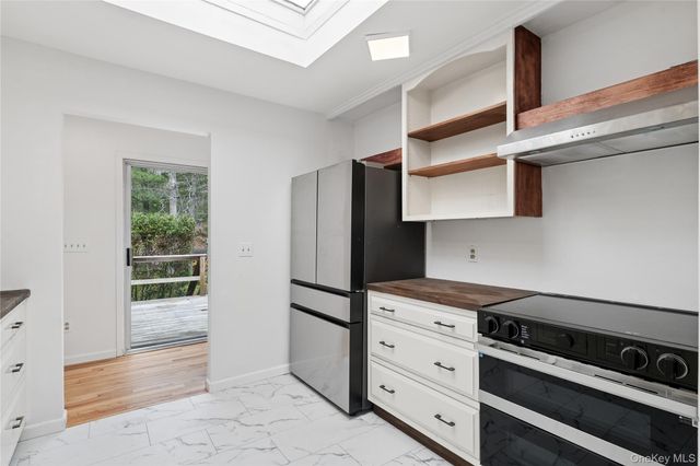 5 Cattalo Circle, East Hampton, NY 11937