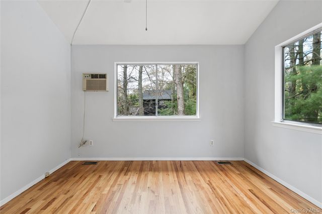 5 Cattalo Circle, East Hampton, NY 11937