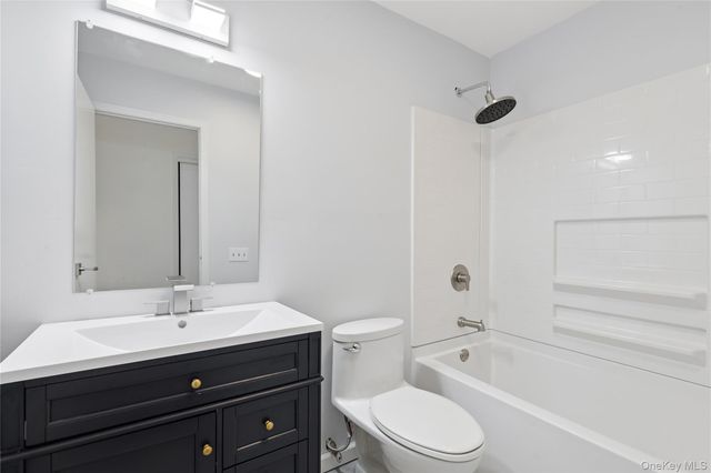 5 Cattalo Circle, East Hampton, NY 11937