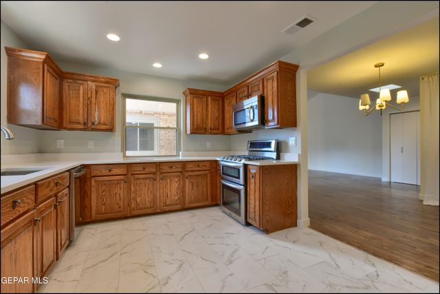 160 Silver Shadow Drive A, El Paso, TX 79912