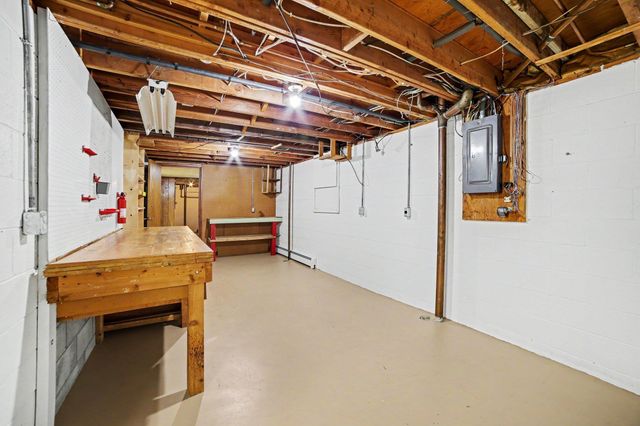 5609 Evergreen Street, Midland, MI 48642