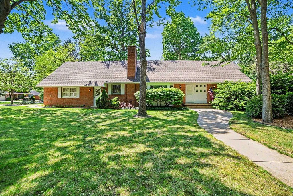 5609 Evergreen Street, Midland, MI 48642