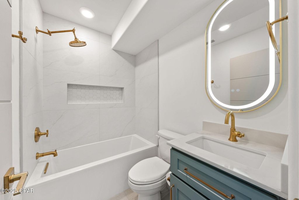 Image 23 of property listing at 9860 S Thomas Drive L17, Panama City Beach, FL 32408