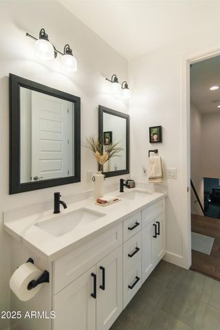 4817 N 35TH Street, Phoenix, AZ 85018