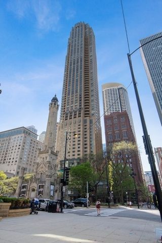 800 N Michigan Avenue 2502, Chicago, IL 60611