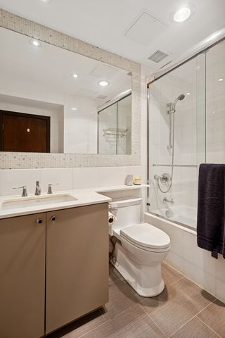 800 N Michigan Avenue 2502, Chicago, IL 60611