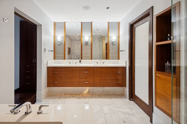 800 N Michigan Avenue 2502, Chicago, IL 60611