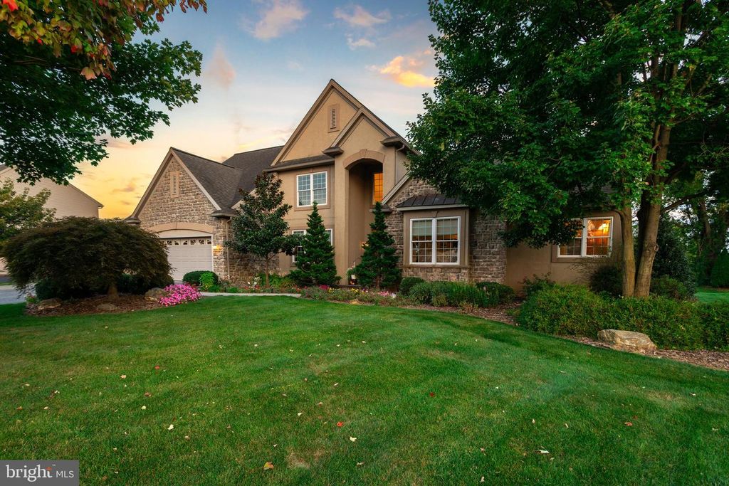 130 SNAPDRAGON DR, Leola, PA 17540