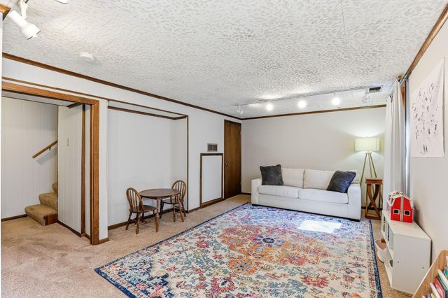 250 12th Avenue N, South Saint Paul, MN 55075