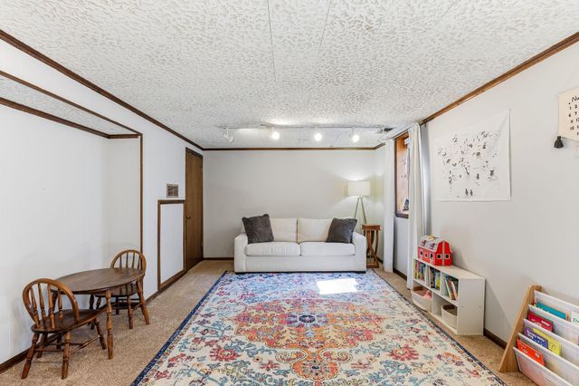 250 12th Avenue N, South Saint Paul, MN 55075