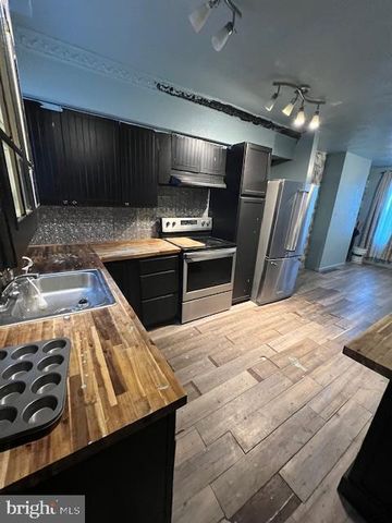 2020 N DARIEN ST, Philadelphia, PA 19122