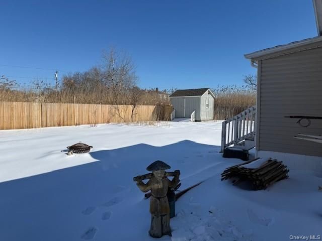 17 Bayport Road, Mastic Beach, NY 11951