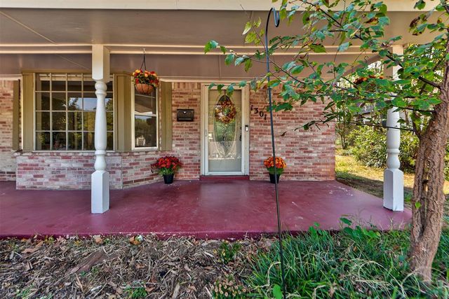 1301 Whippoorwill Drive, Norman, OK 73071