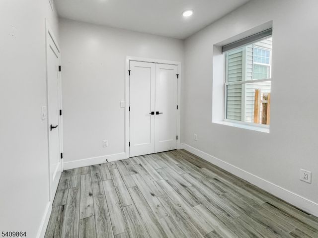 285 Lembeck Ave R, Jersey City, NJ 07305