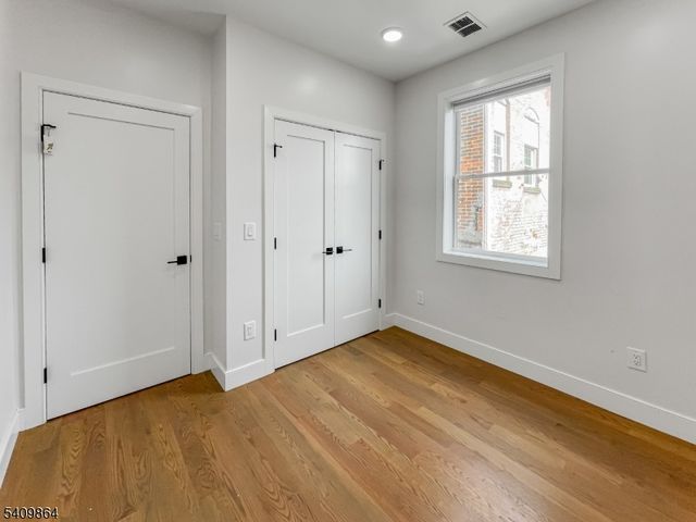 285 Lembeck Ave R, Jersey City, NJ 07305