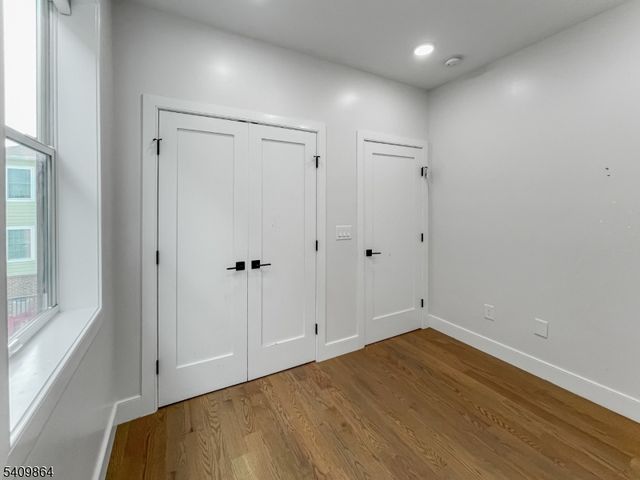 285 Lembeck Ave R, Jersey City, NJ 07305