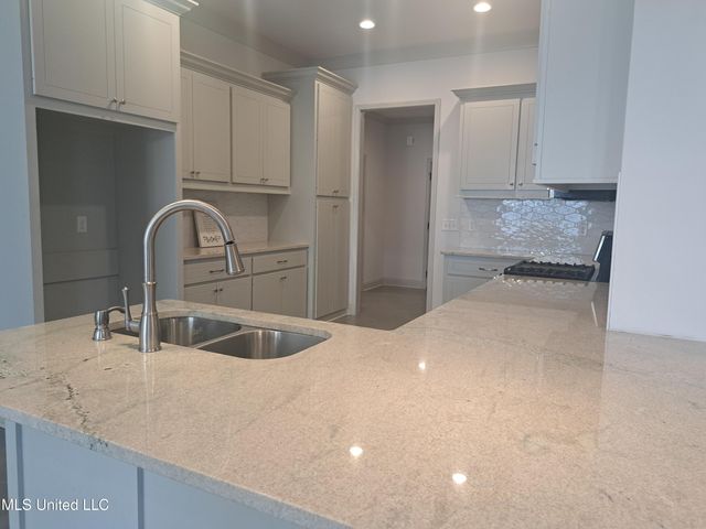 703 Easton Cove, Pearl, MS 39208