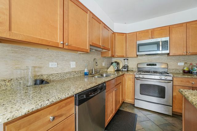 8054 Niles Avenue GE, Skokie, IL 60077