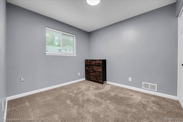7236 Meadow Avenue, Warren, MI 48091