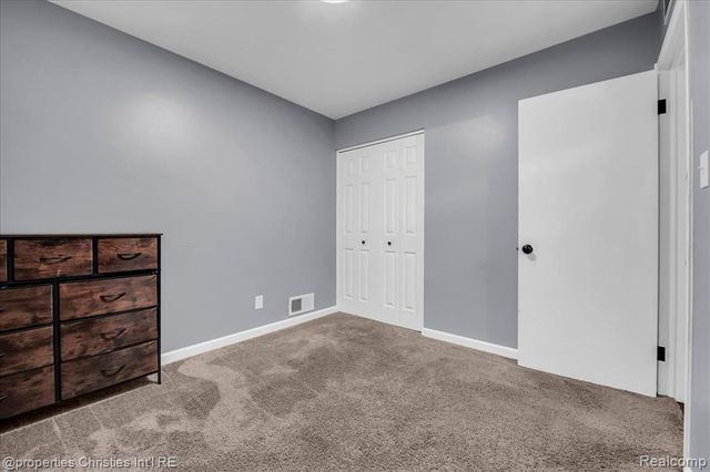 7236 Meadow Avenue, Warren, MI 48091