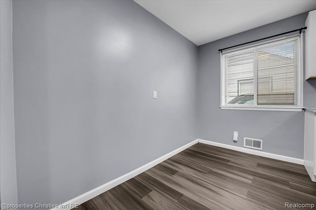 7236 Meadow Avenue, Warren, MI 48091
