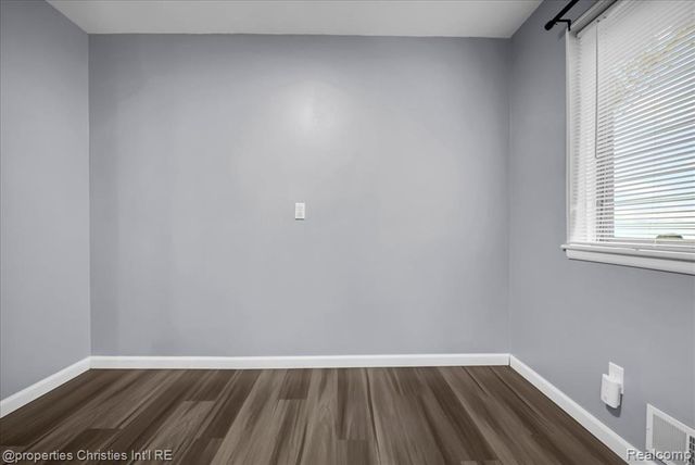 7236 Meadow Avenue, Warren, MI 48091